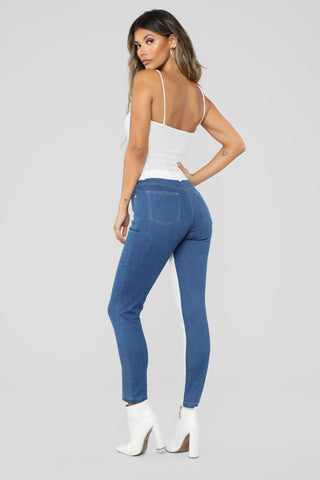 Too Confused Skinny Jeans - Medium Blue Wash