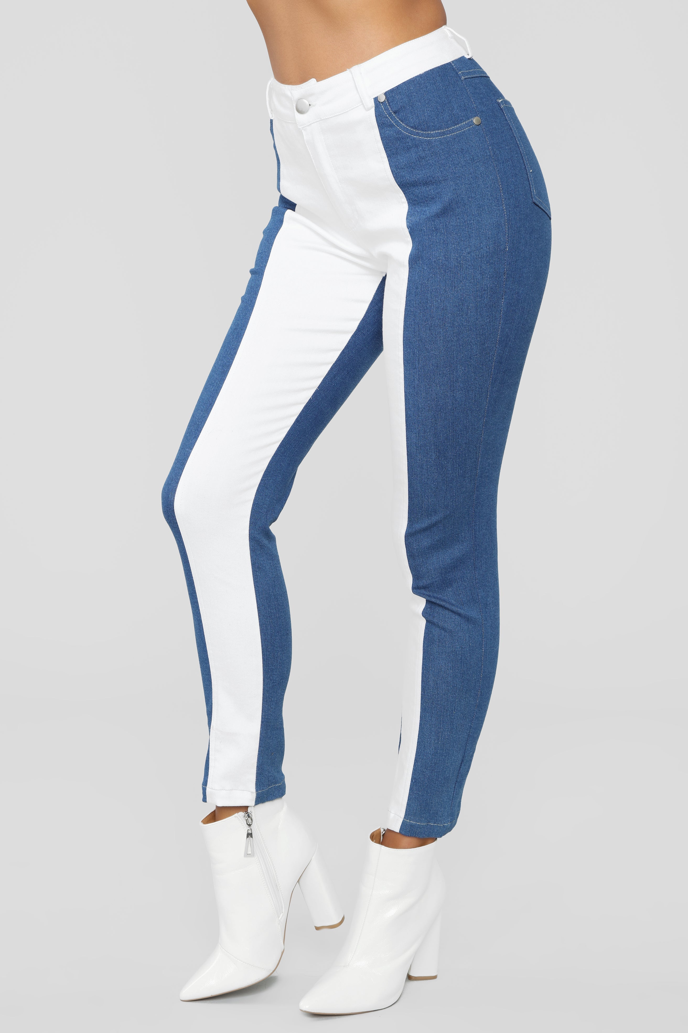 Too Confused Skinny Jeans - Medium Blue Wash