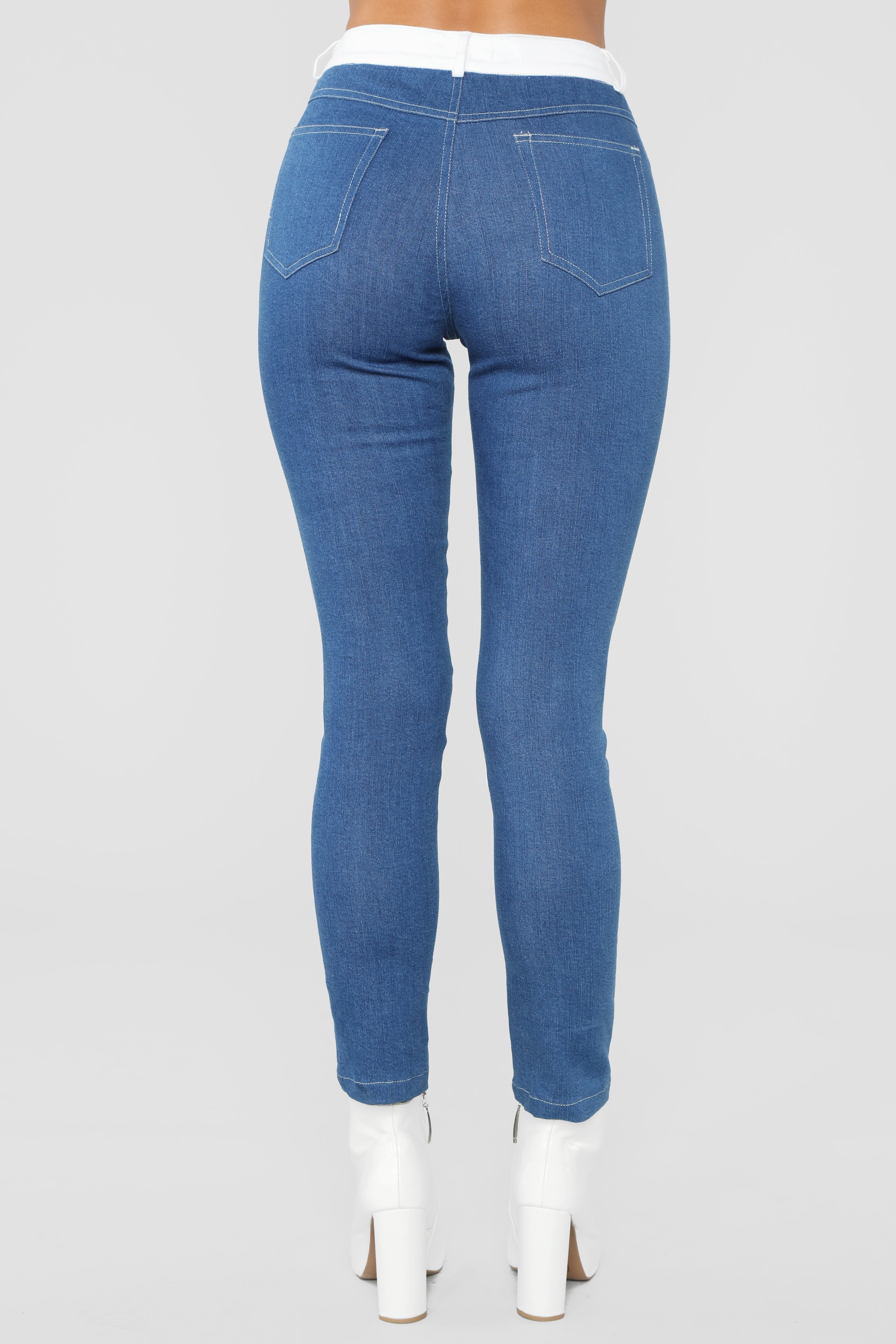 Too Confused Skinny Jeans - Medium Blue Wash
