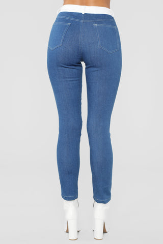 Too Confused Skinny Jeans - Medium Blue Wash