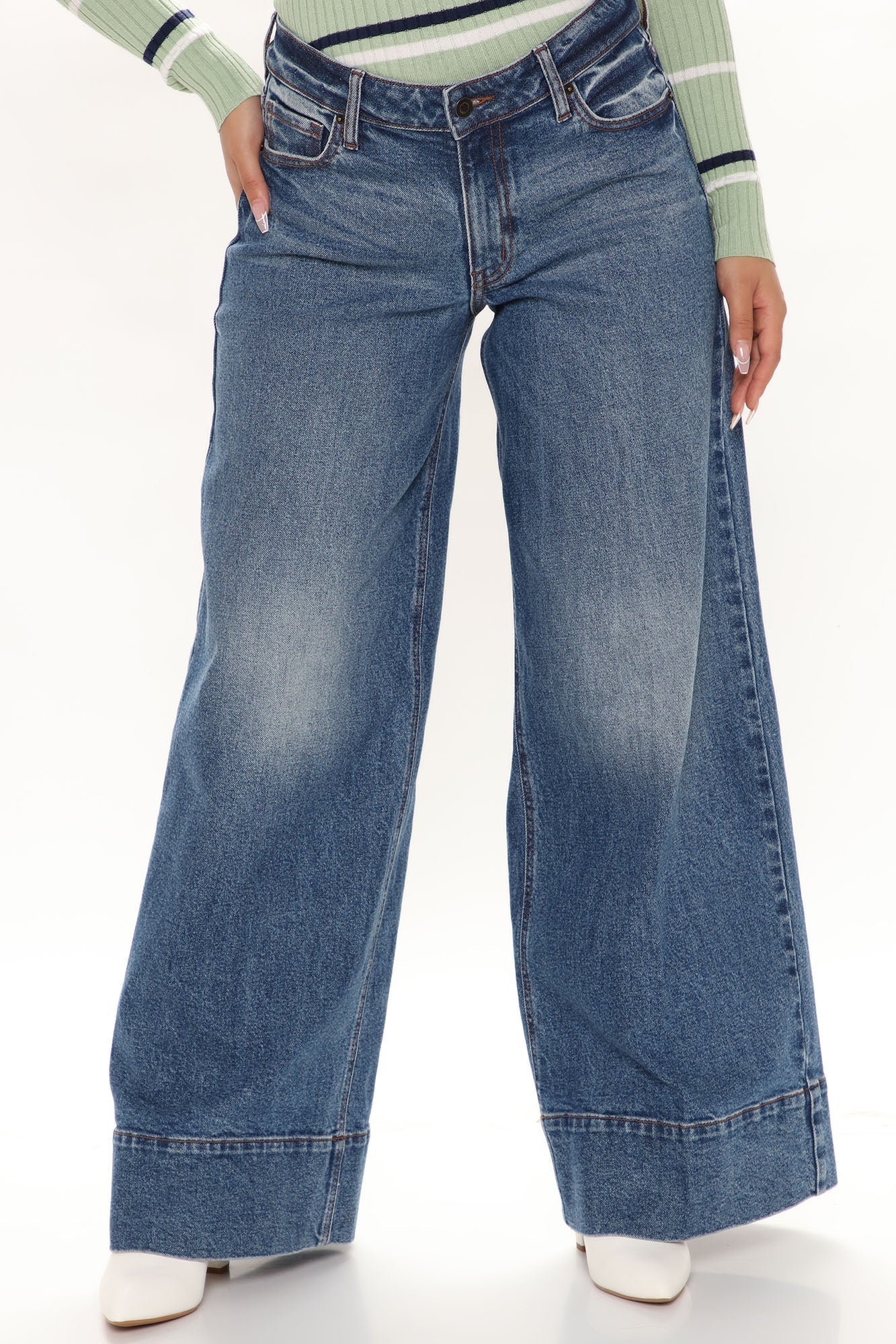 The 90's Called Wide Leg Jeans - Medium Blue Wash