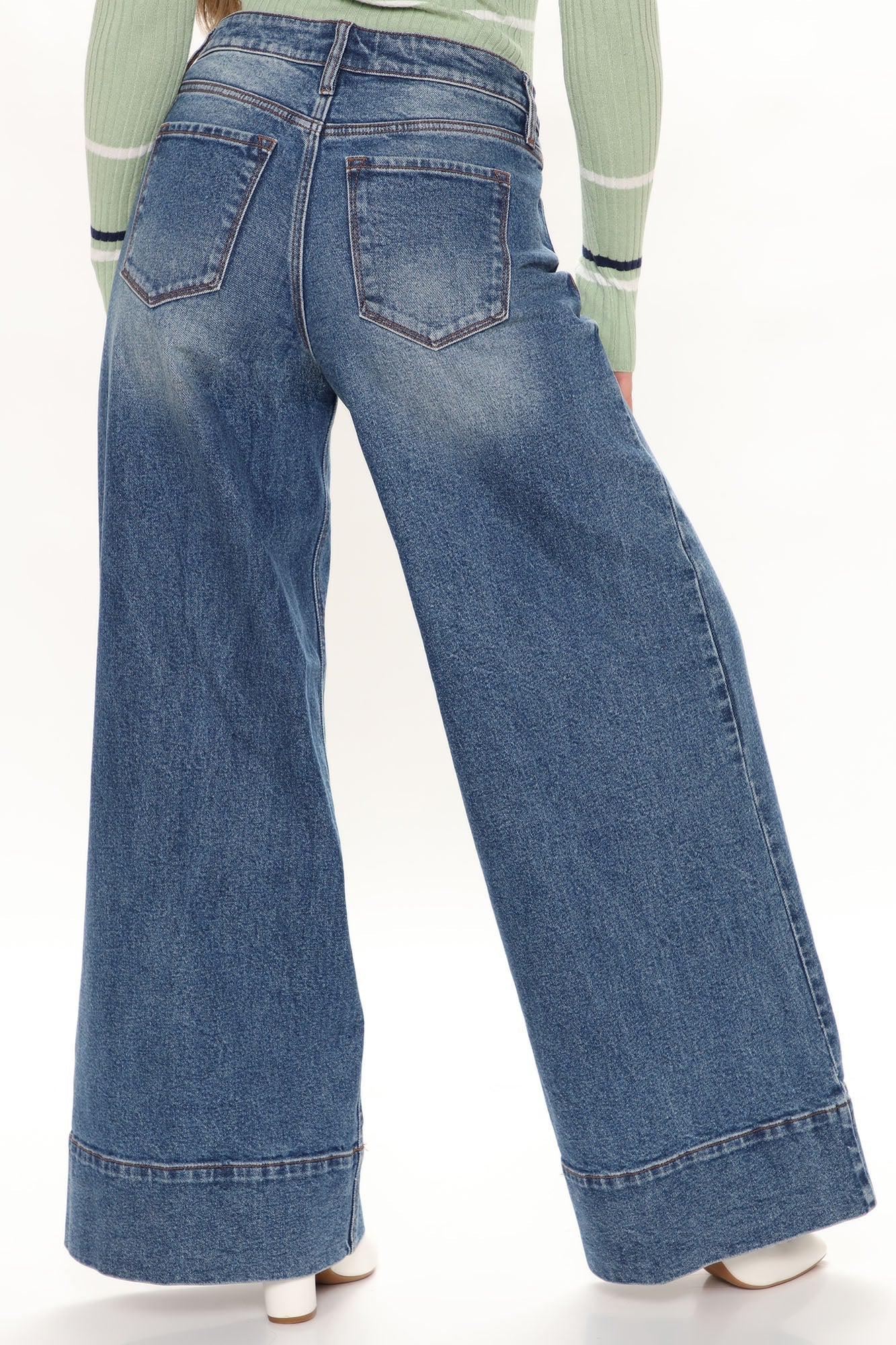 The 90's Called Wide Leg Jeans - Medium Blue Wash