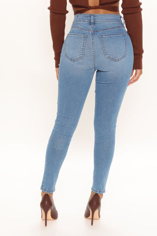 V Nice To Flex Game Skinny Jeans - Light Blue Wash