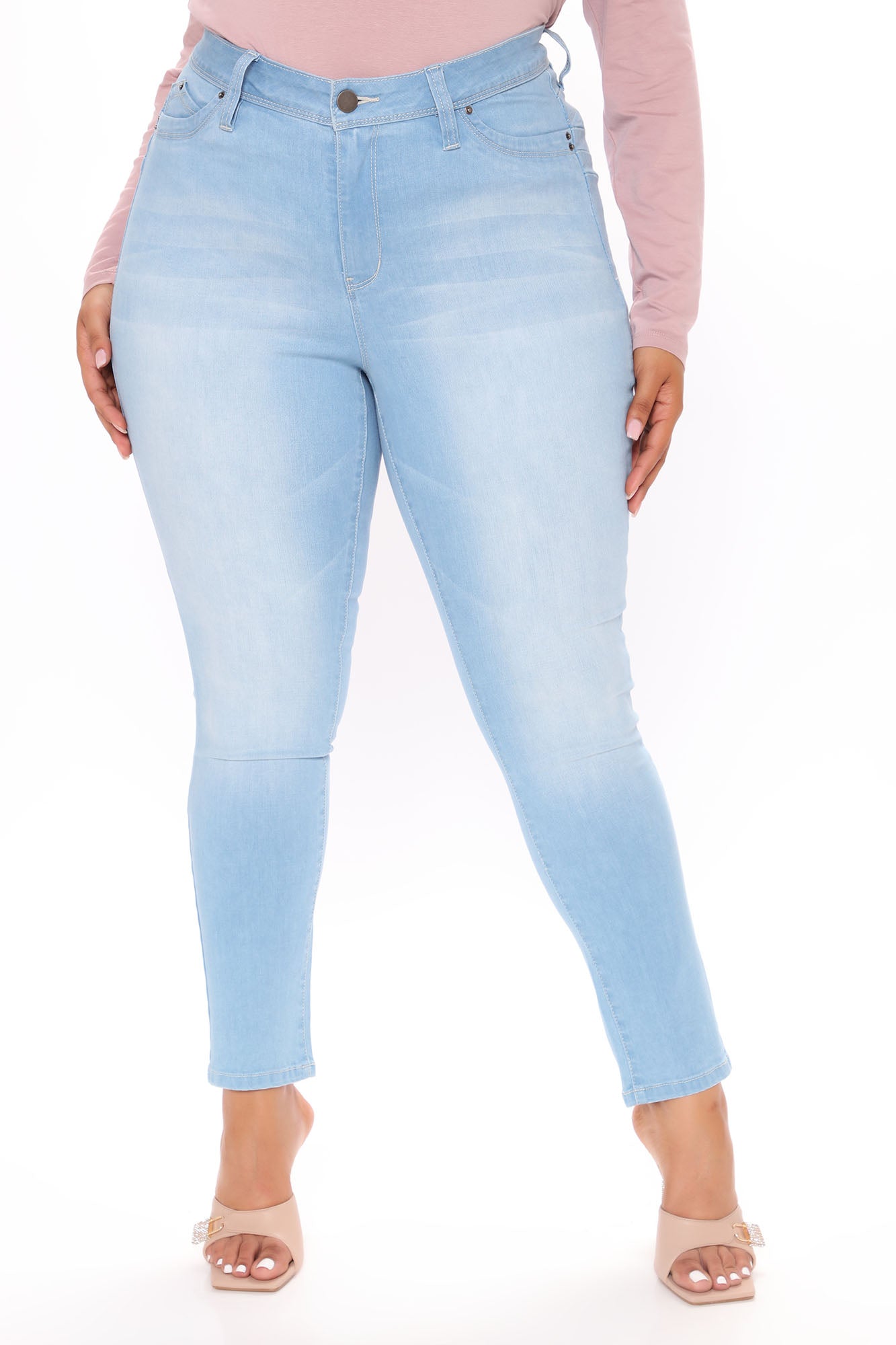 Statuesque Booty Lifting Jeans - Light Blue Wash