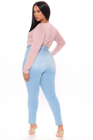 Statuesque Booty Lifting Jeans - Light Blue Wash