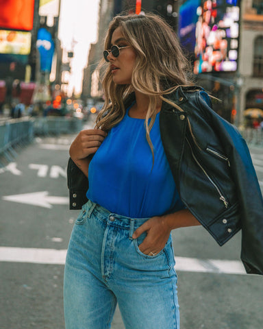 Times Square Bluse mit gepolsterten Schultern – Königsblau