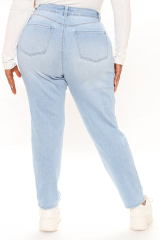 The Vibe High Rise Mom Jeans - Light Blue Wash