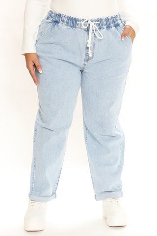 Straight Away Jogger Jeans - Light Blue Wash