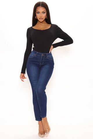 Take A Good Look Skinny Jeans - Dark Wash
