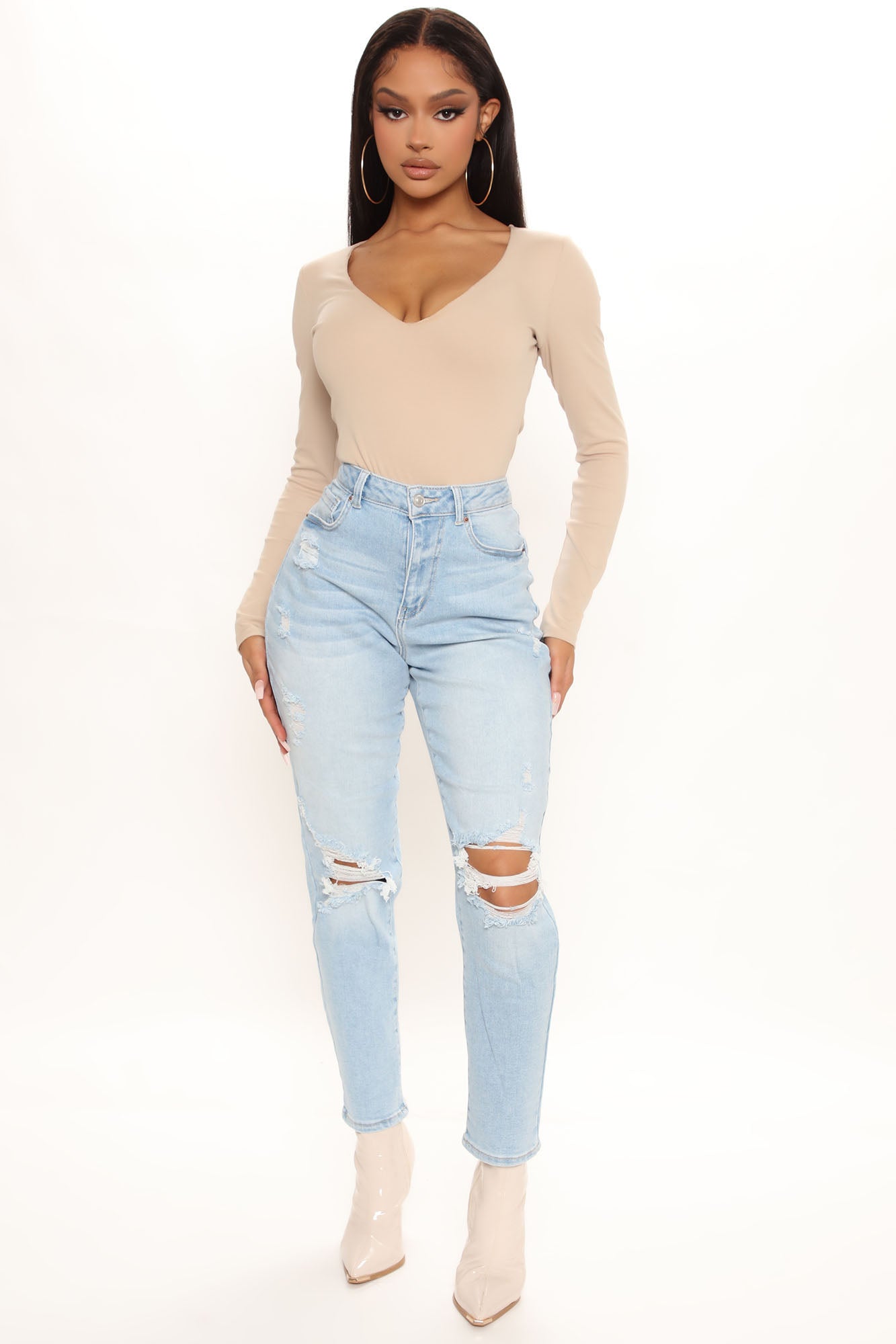 The Vibe High Rise Mom Jeans - Light Blue Wash
