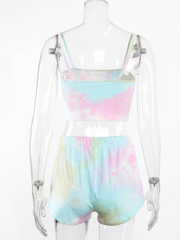 Freizeitanzug mit Tie-Dye-Wickeltop und kurzen, schmalen Shorts 