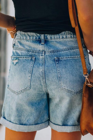 Solide, geteilte Jeansshorts mit mittelhohem Bund und geradem Bein