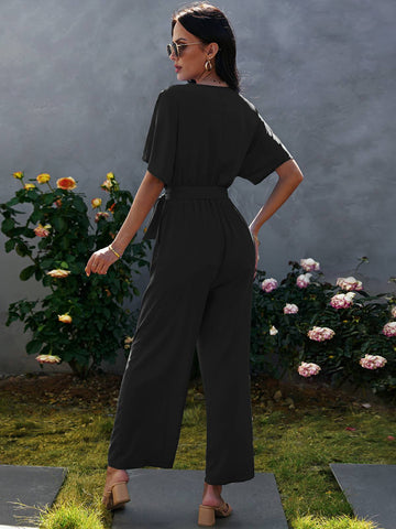 Einfarbiger Jumpsuit mit Taillenband 