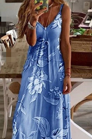 Schlichtes bedrucktes blaues Reisekleid im Boho-Chic-Stil. 