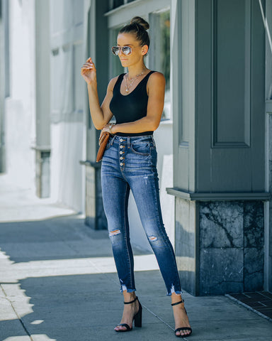 Tilley – Ausgefranste, knöchelhohe Skinny-Jeans mit hoher Taille 