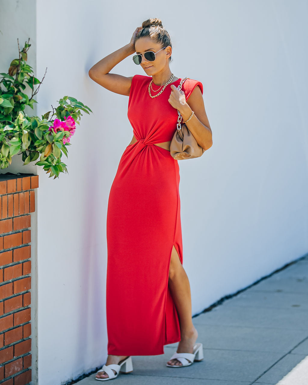 Sweet Escape – Maxikleid aus gedrehtem Strick mit Cut-outs - Rot