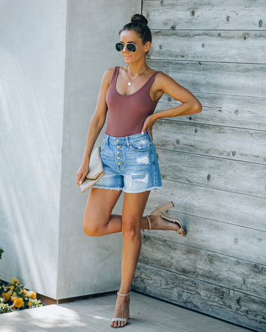 Tilda – Jeansshorts im Used-Look mit ultrahohem Bund 