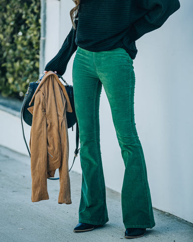 Pantalon Sophie taille haute en velours côtelé à pattes d'éléphant - Vert 