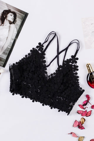 Schwarzes Bralette mit Häkelspitze und Blumenmuster