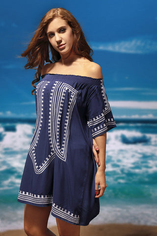 Marineblaues schulterfreies Strandkleid mit geometrischem Print im Bohemian-Stil