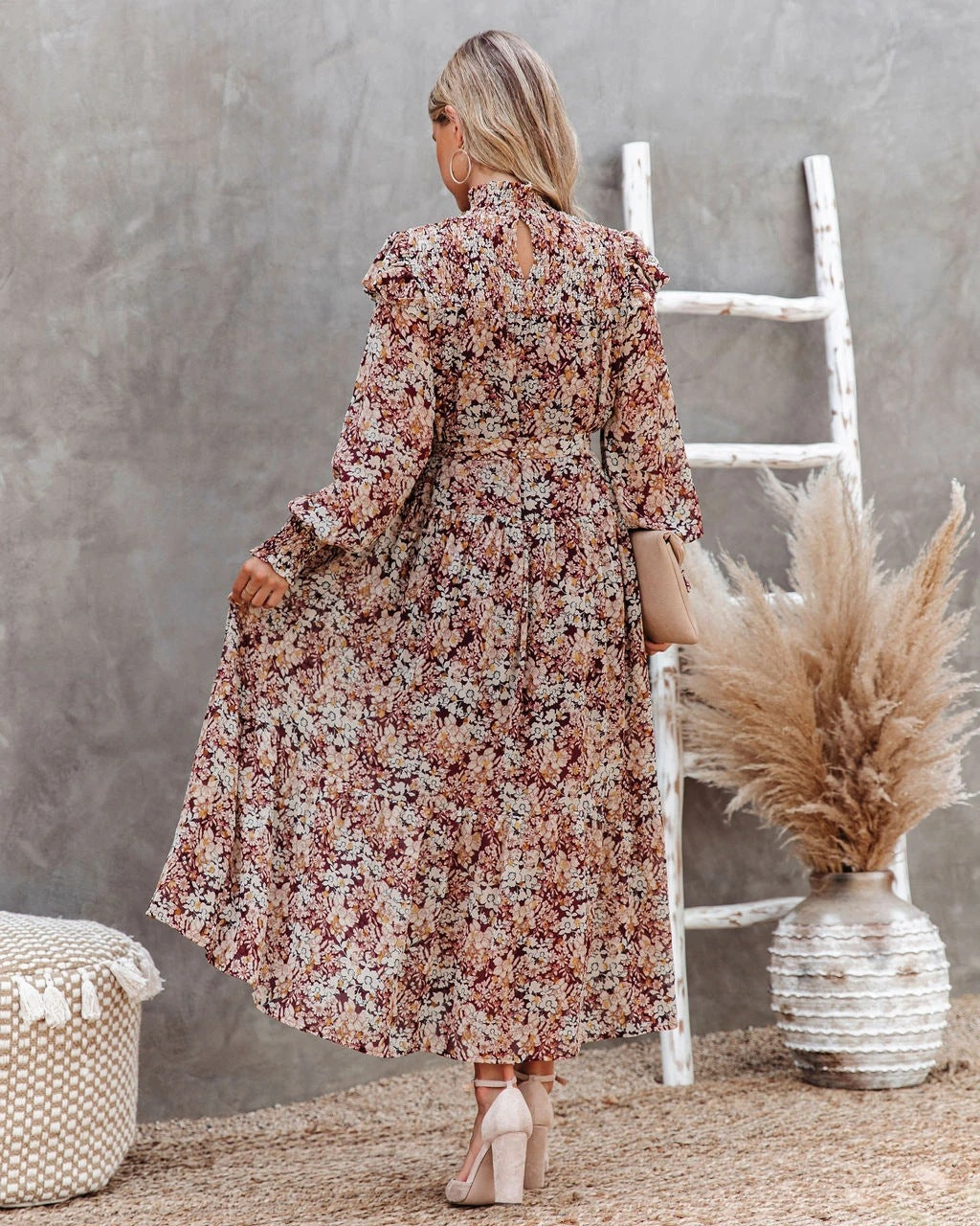 Maxikleid mit Swoop-Print und offenem Rücken 