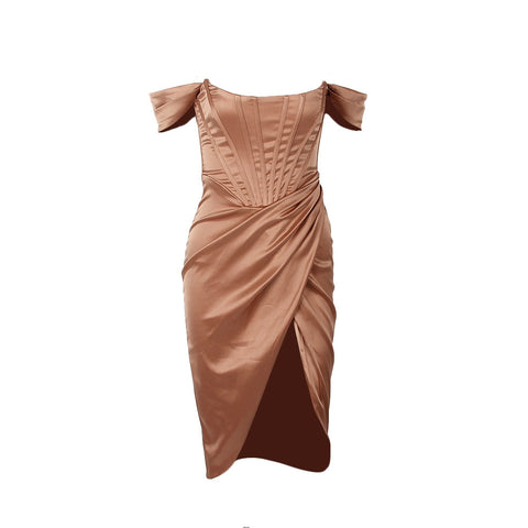 Robe en satin à épaules dénudées Astrid