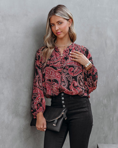 Taras – Kurze Bluse mit Paisley-Muster und Knopfleiste 