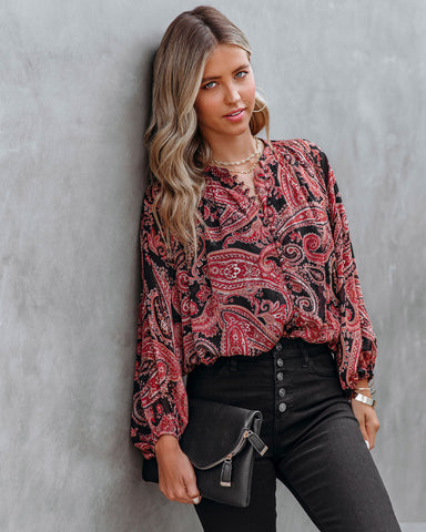 Taras – Kurze Bluse mit Paisley-Muster und Knopfleiste 