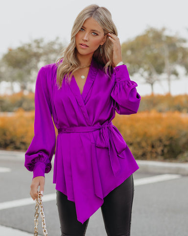 Die süßeste Wickelbluse aus Satin – Orchidee