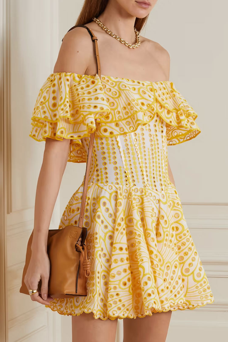 Robe courte à volants et épaules dénudées en broderie anglaise - Jaune