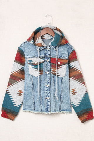 Jeansjacke mit Aztekenmuster und ausgefranstem Saum