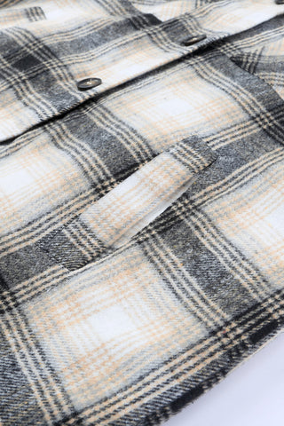 Schwarze Vintage-Jacke mit kariertem Fleecefutter