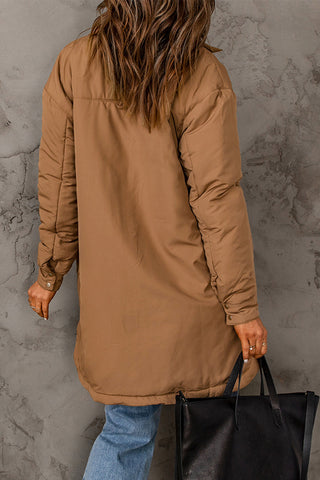 Braune, wattierte Button-Down-Jacke mit Taschen