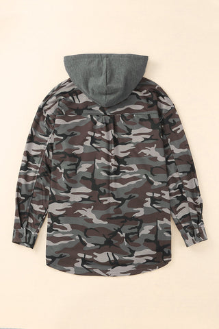 Veste à capuche boutonnée à imprimé camouflage vert