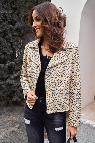 Jacke mit Leopardenmuster, Reißverschluss und Reverskragen