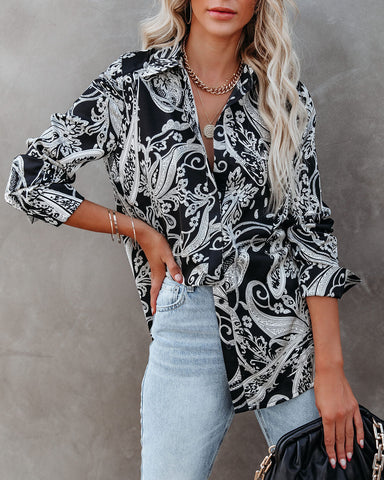 Silverton Satin Paisley Button-Down-Top - Schwarz 